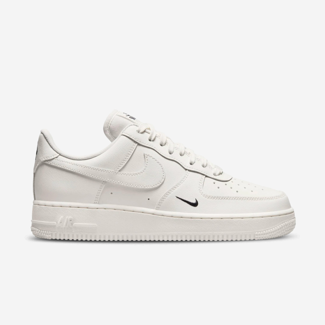 Zapatillas Nike Wmns Air Force 1 07 Ess Trk3